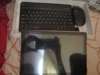 Tableta cu tastatura