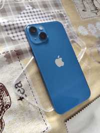 iPhone 13 albastru
