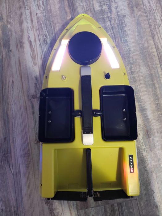 Лодка за захранка D 19