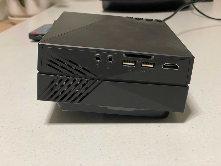 Малък лед проектор