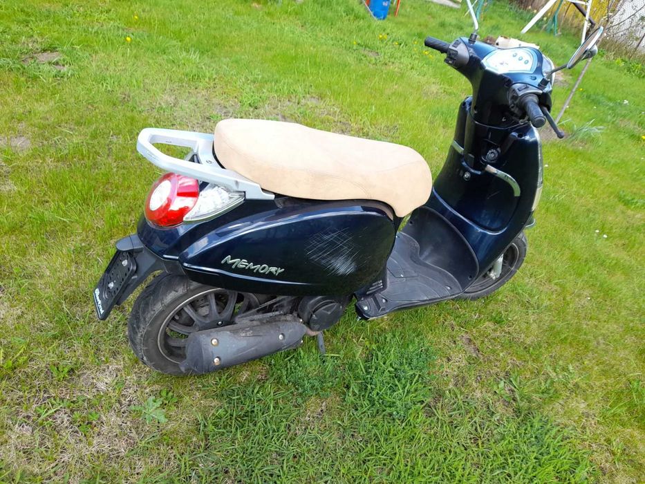 Продавам скутер Benelli Memory