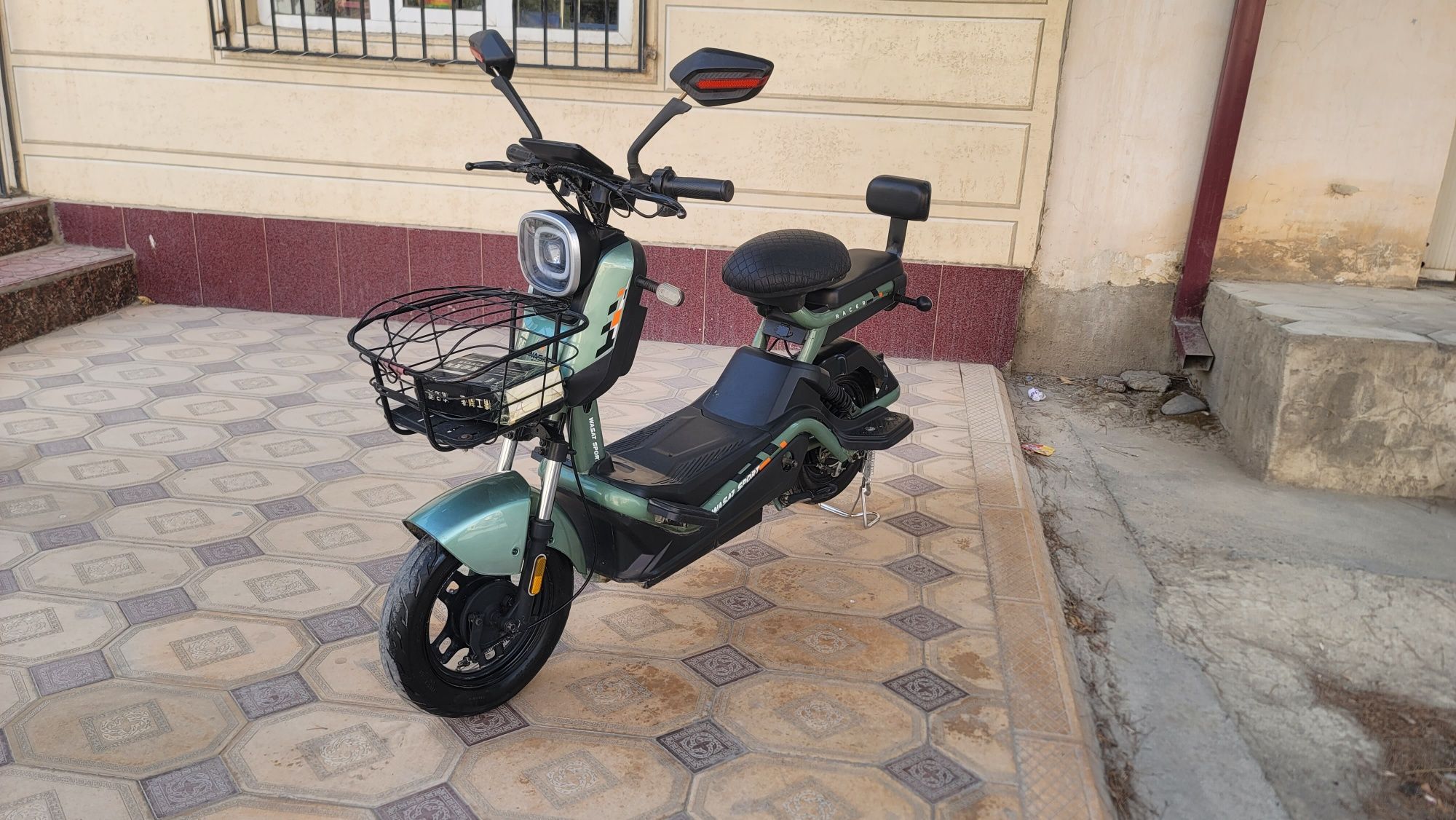 Skutr sotiladi 72  20 lik