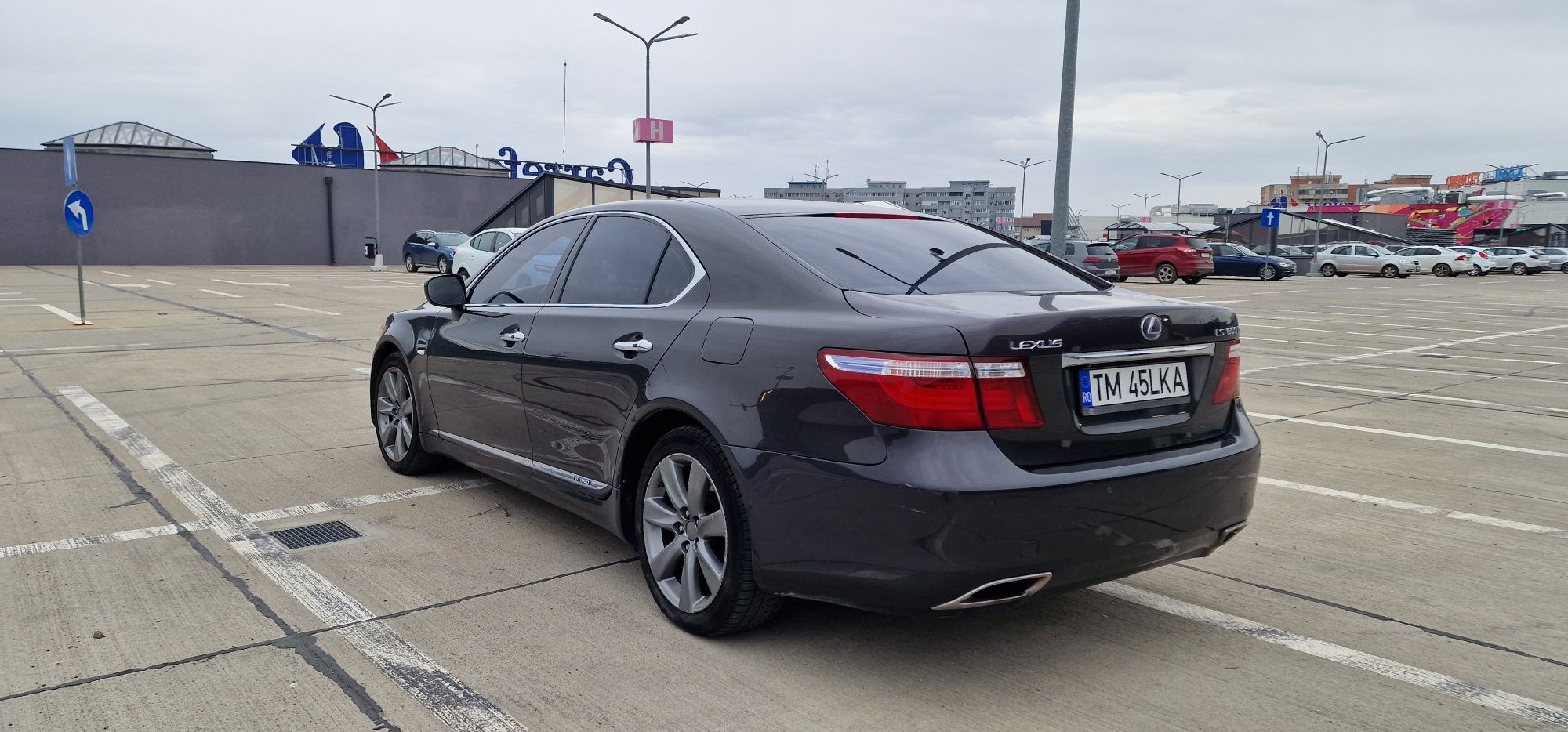 Vand Lexus LS600H