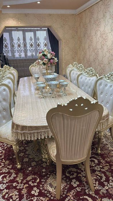 Спалний мебель и стол стуллар сотилади