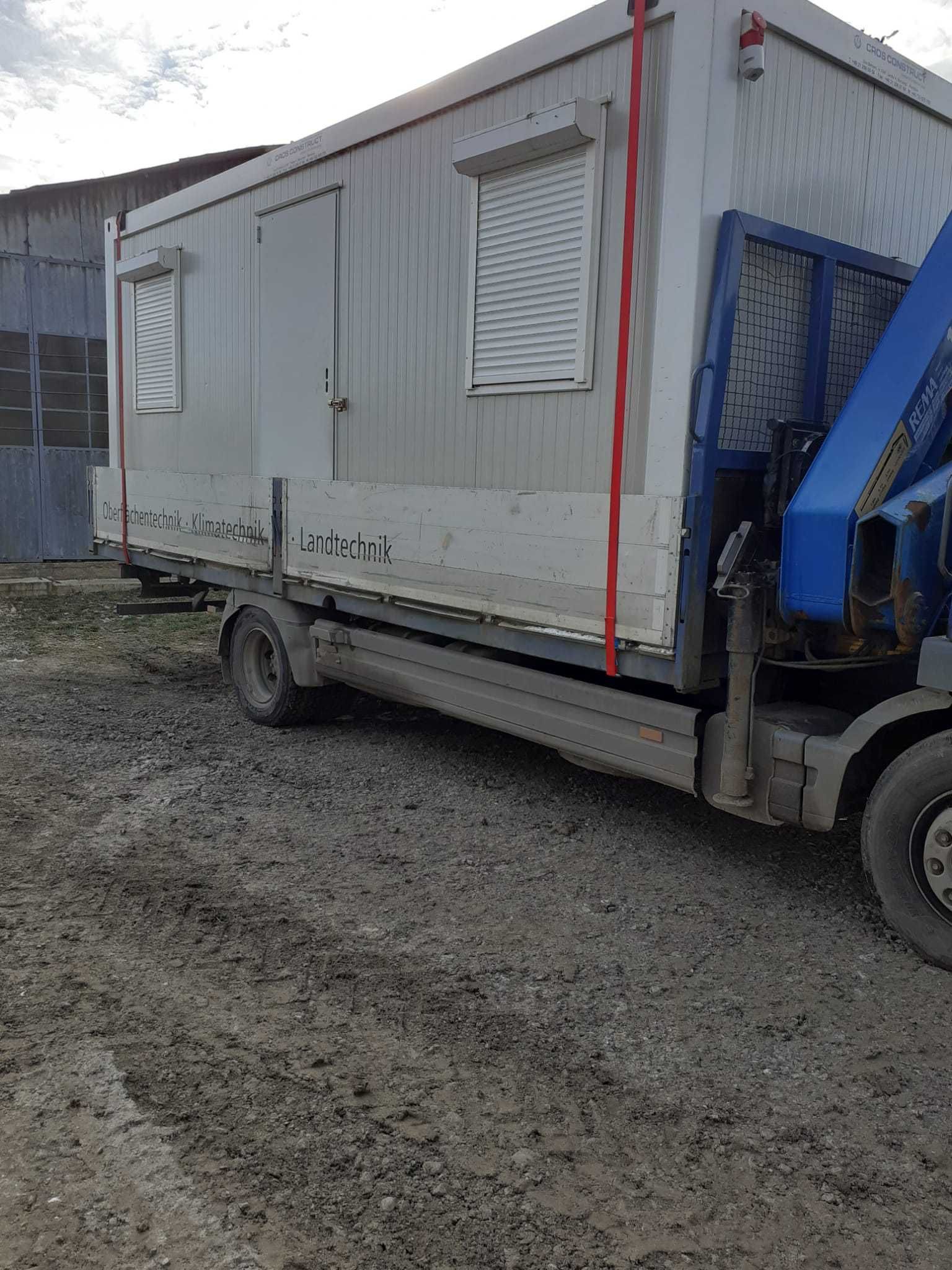 Transport marfă camion cu macara