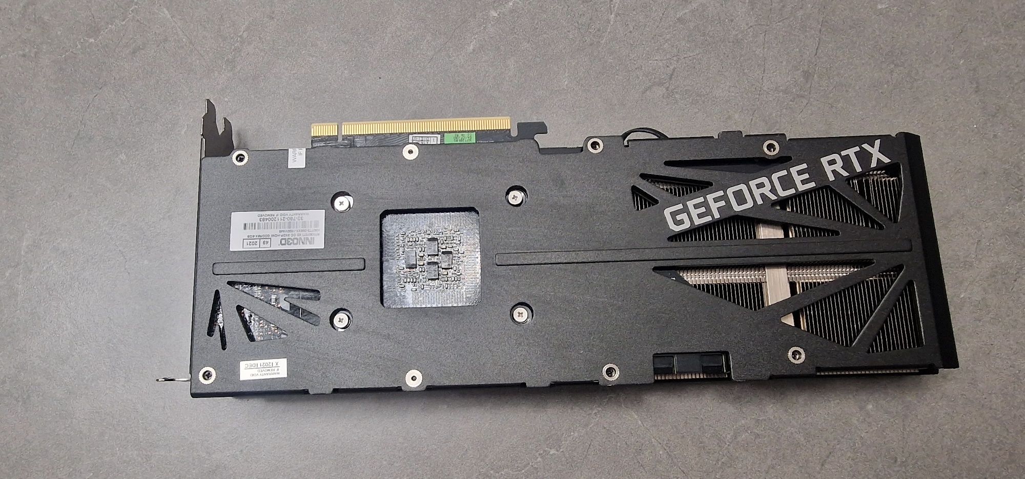 Продавам видео карта INNO3D  RTX 3070 TI БАРТЕР МОНИТОР
