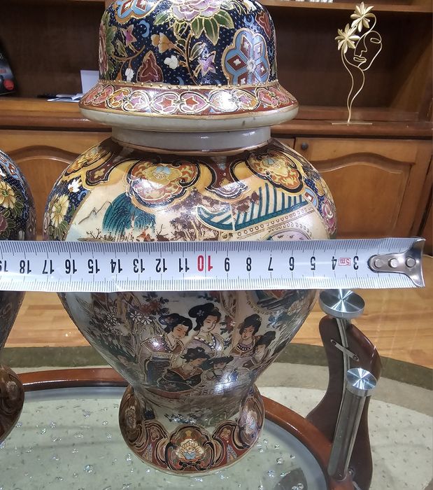 Vaze porțelan cu capac