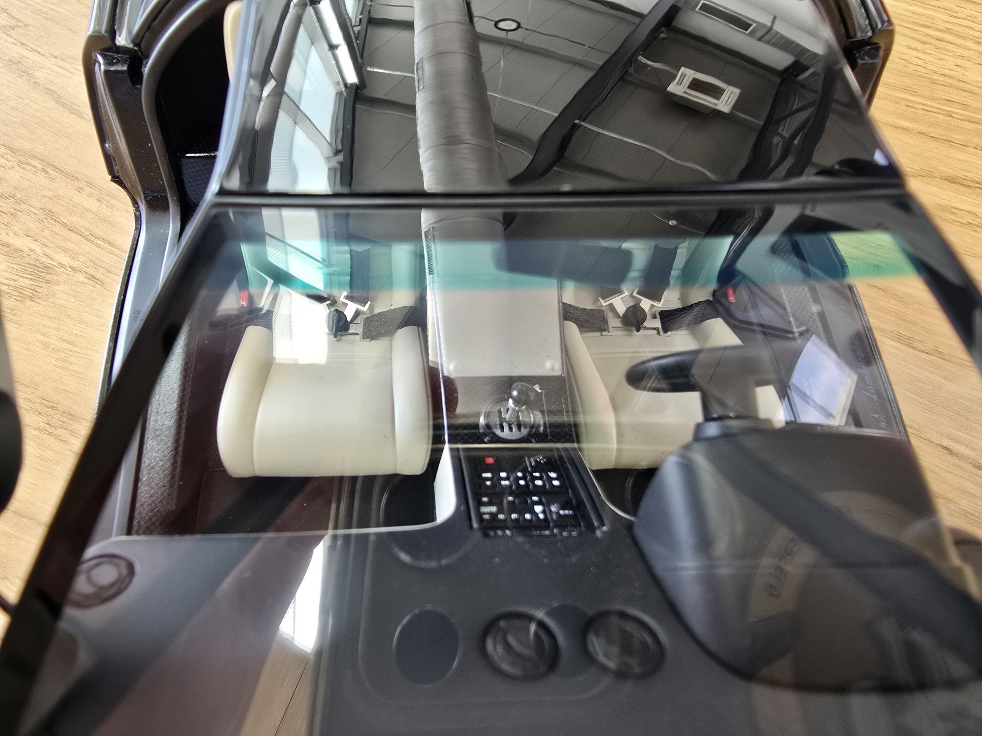 Macheta Lamborghini plus piedestal prezentare rotitor