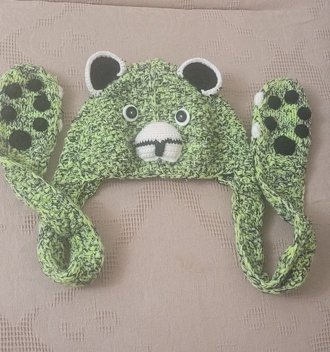 Продам шапку-шарф-варешки, Вьетнам