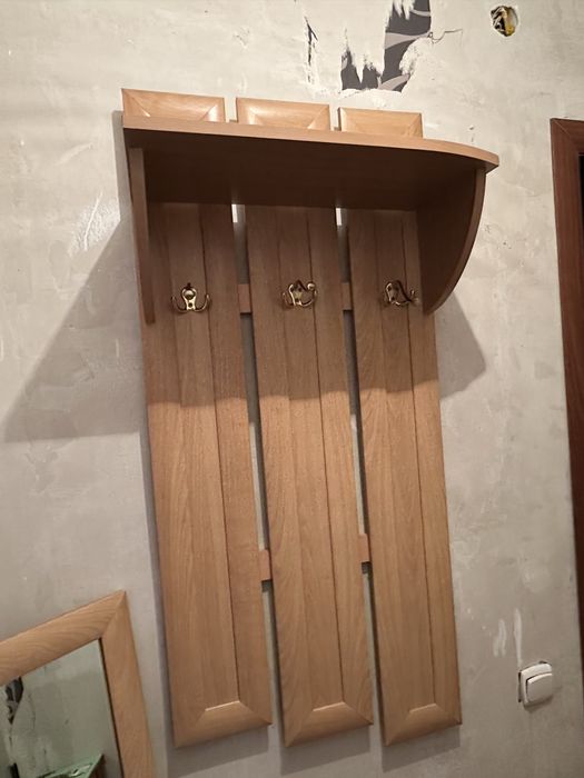 Продам прихожую + зеркало
