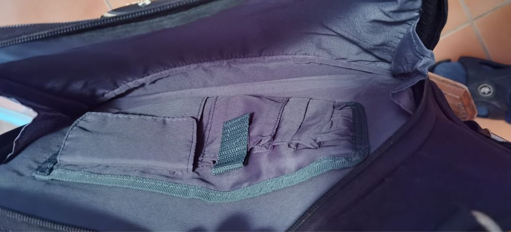 Geanta Saxoline.   .