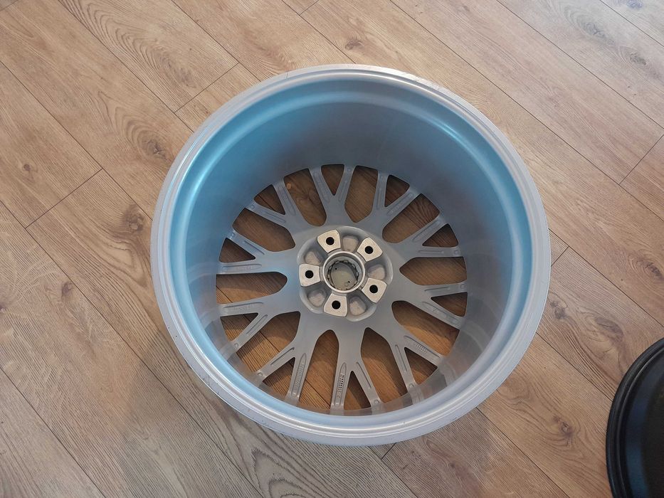 O janta de spate 21 toli originala porsche panamera cod 971601025K