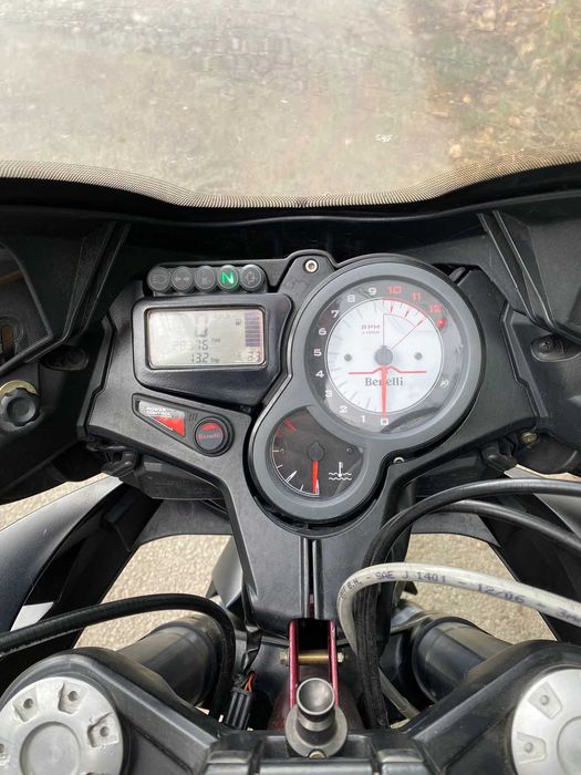 Vând motocicleta Benelli sau fac schimb cu masina