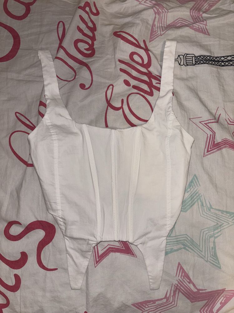 Блузки от Shein, New Yorker, H&M и Stradivarius