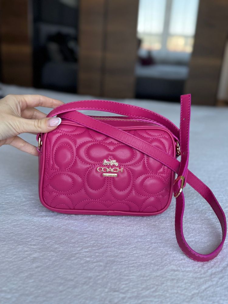 Дамска розова чанта COACH