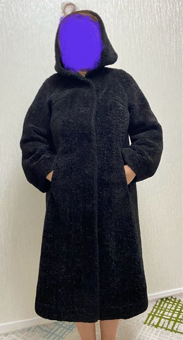 Дубленка черная.