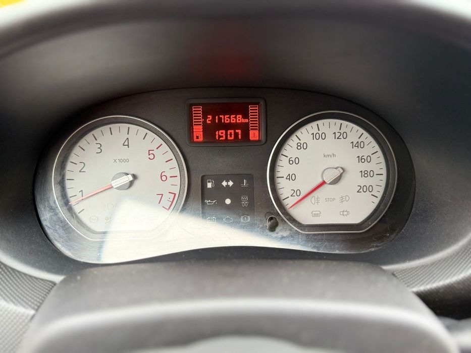 vând Dacia Logan 2010