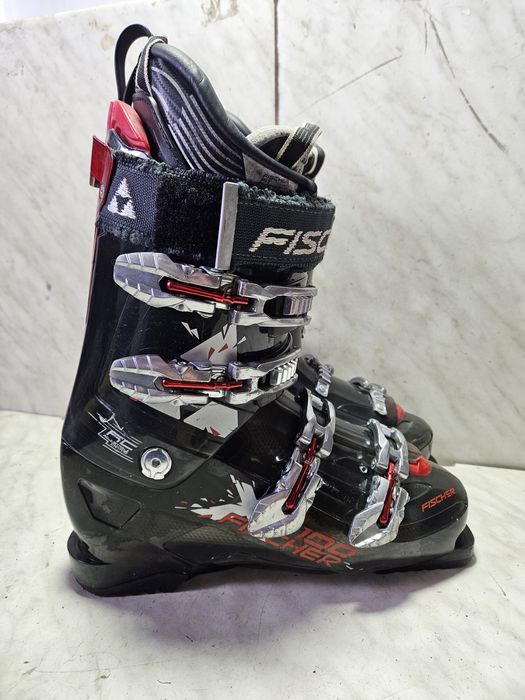 Clapari ski schi  Fischer  mondo  28,5  corespunde mărimii 43-44