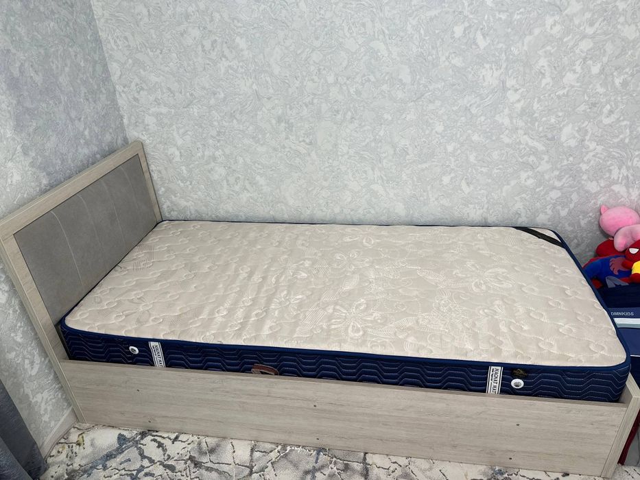 Продаю кровать сундук с матрасом