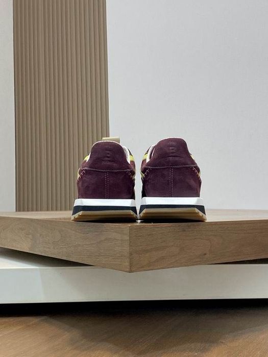 Кафяви обувки Berluti обаждьте на вйбера