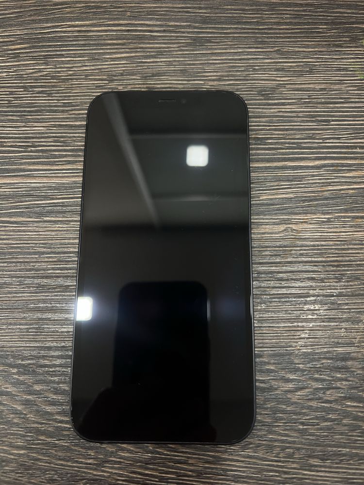 iPhone 12 отлично състояние