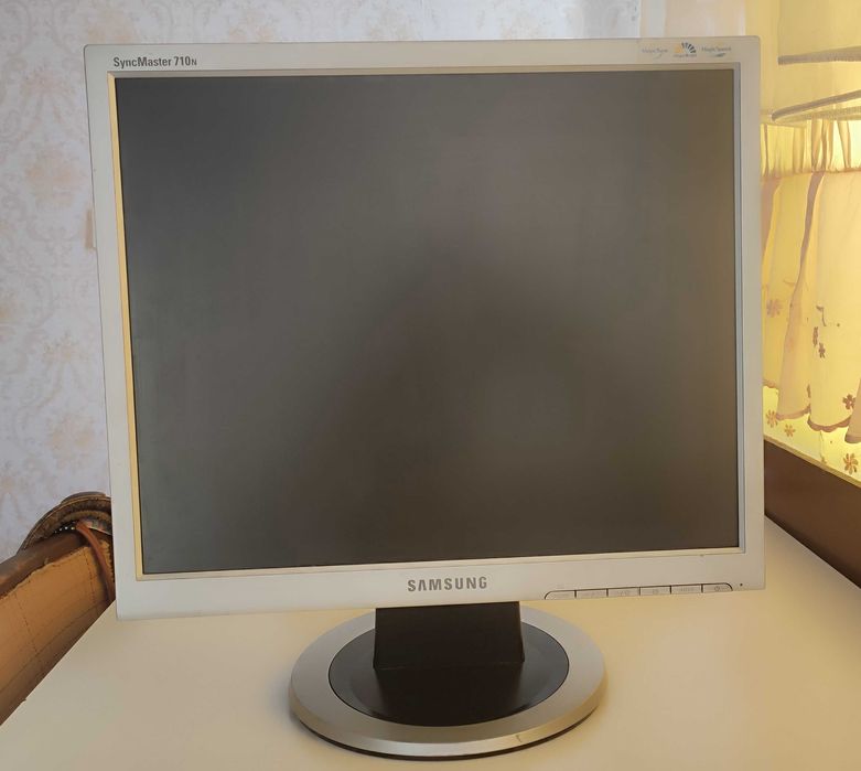 Монитор компьютерный Samsung "Sync Master 710N"