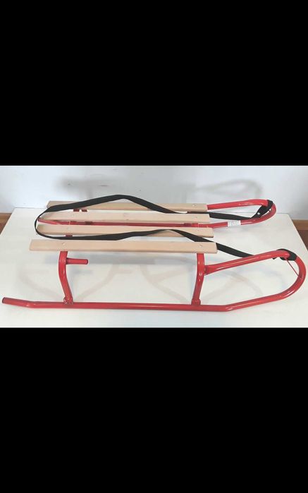 SANIE din metal cu sezut din lemn nouă - 100 Lei