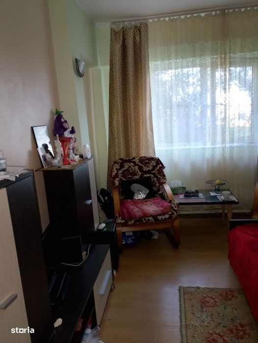 Etaj 1, garsoniera confort 1 Vidin, mobilat utilata.