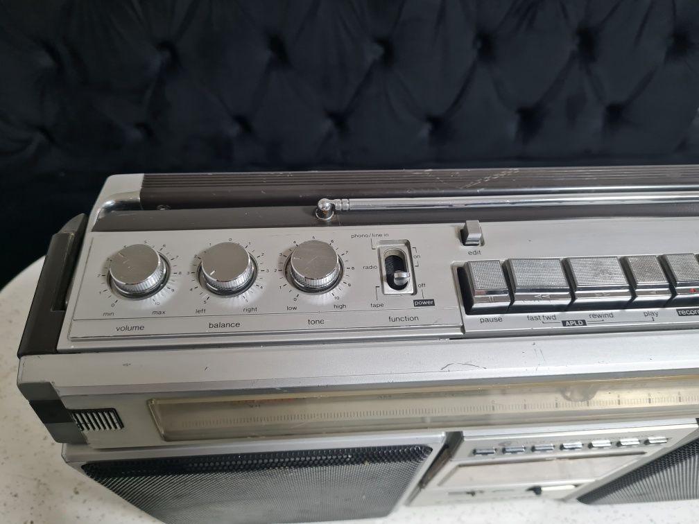 Radio casetofon Sharp GF-8686Z