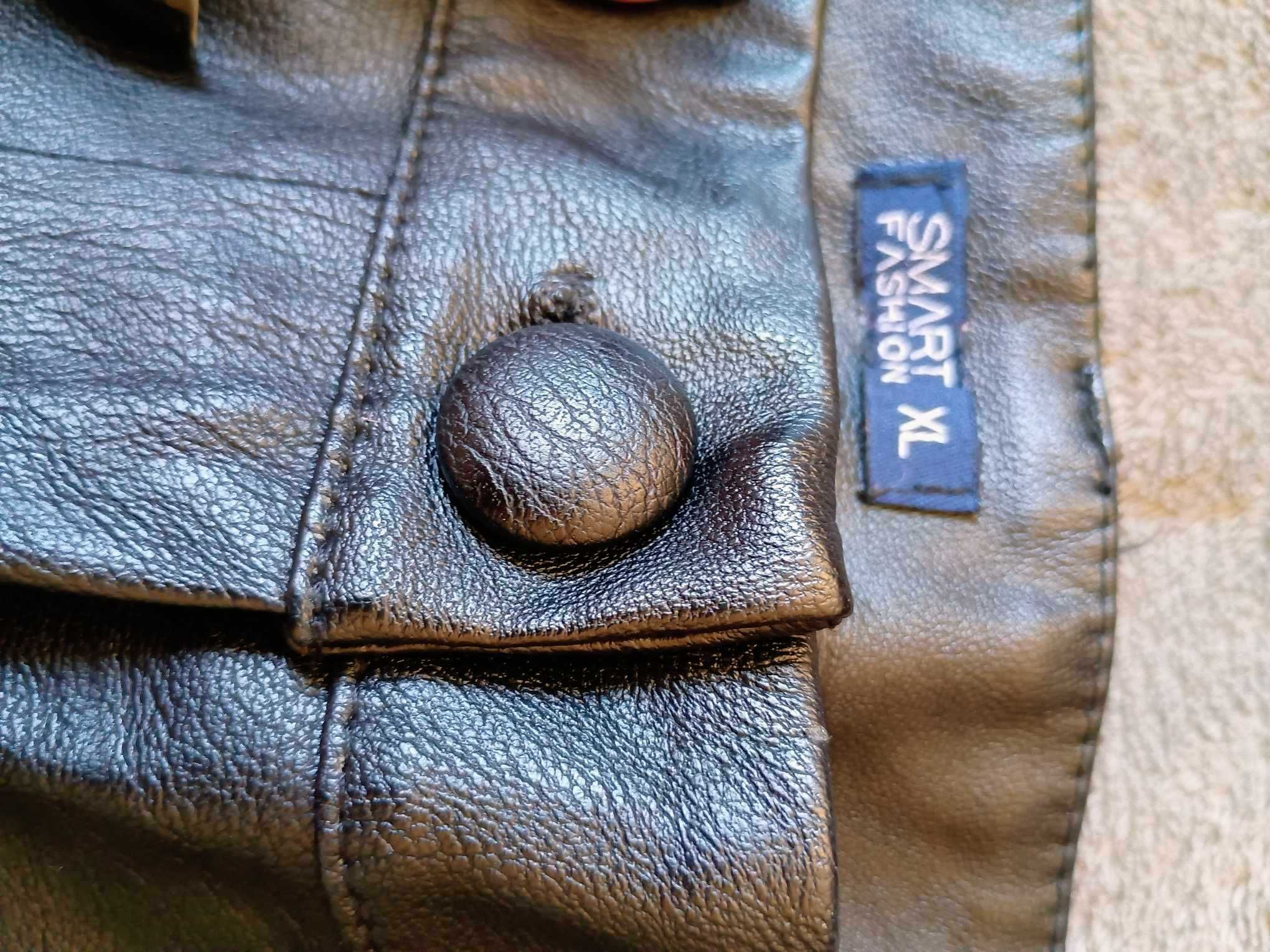 Pantaloni de piele