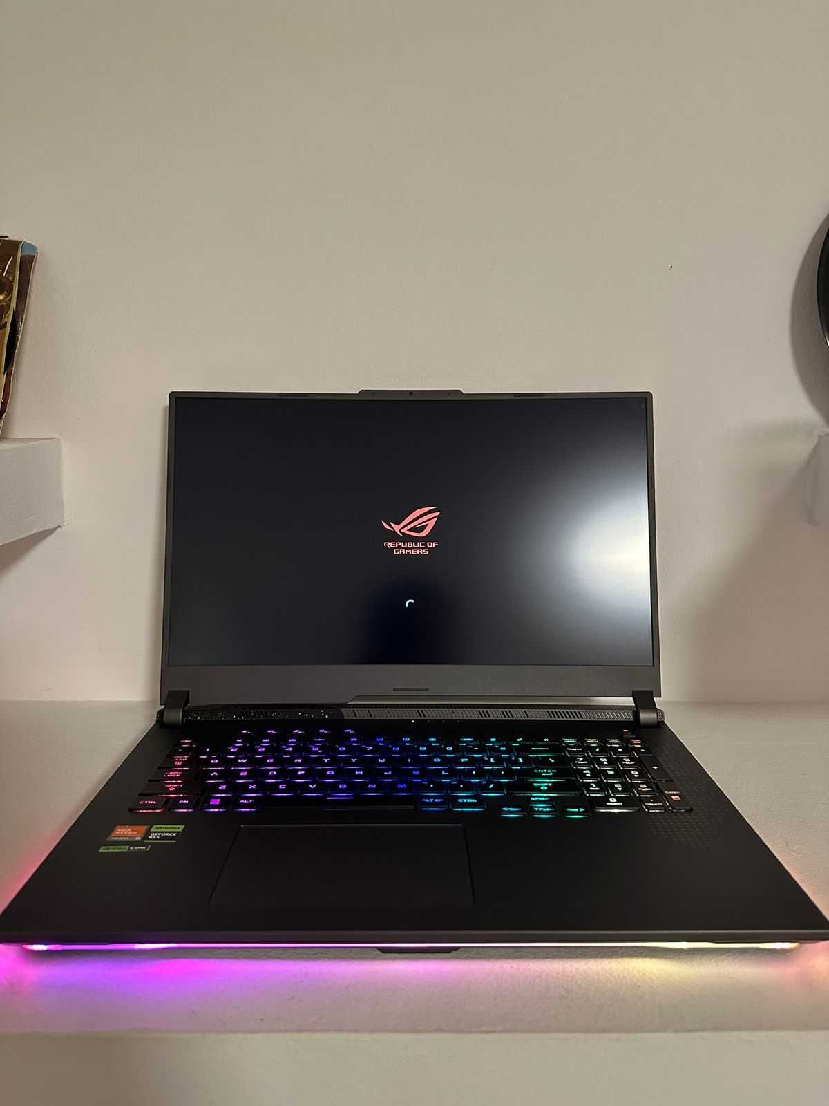 Vand ASUS ROG STRIX G713PV Ryzen 9 7945HX, RTX4060, 16GB RAM, 1TB SSD