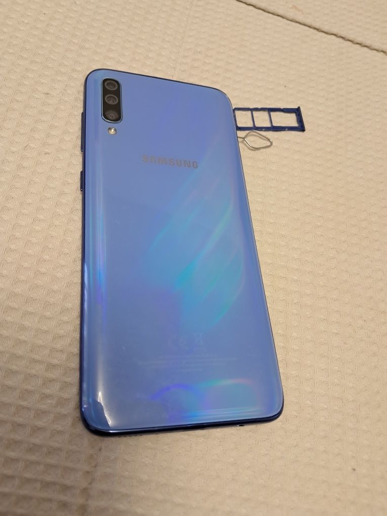 Samsung A 70.   .Defect