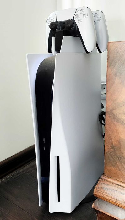 PlayStation 5 Disk + 2 джойстика и станция + камера + (64 + 24) игри
