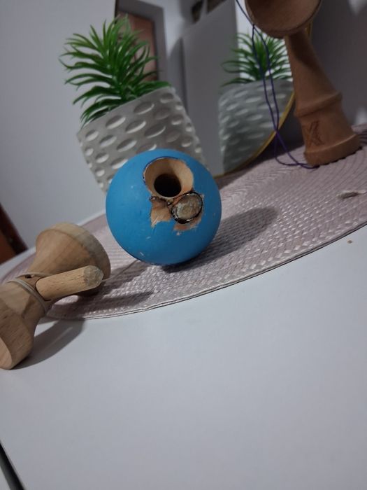 Kendama x în stare buna