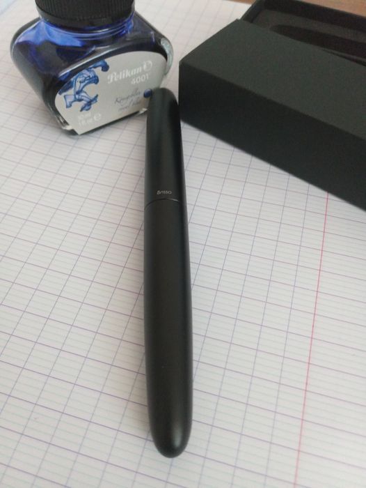 stilou Ensso piuma minimalist black