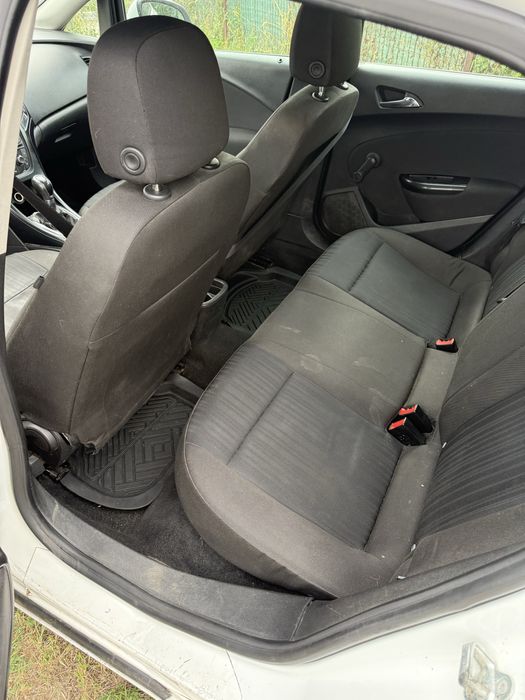 Vând opel asta j 1.4 benzina si gpl