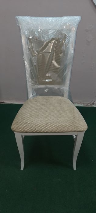 Продам новые стулья