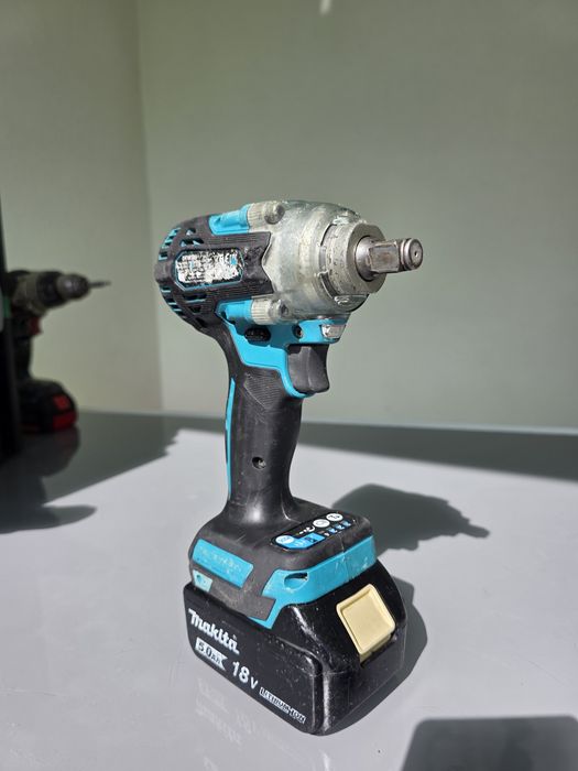 Pistol impact Makita DTW 300