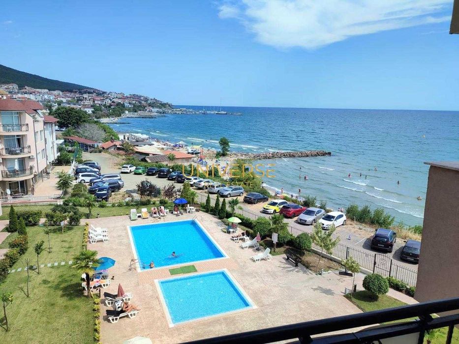 1+1 с морска гледка в комплекс на 1 линия до морето в Свети Влас.#5157