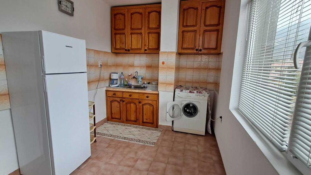 Продава се: Апартамент /тухла/ с площ 75 кв.м., ет.4, в град Карлово