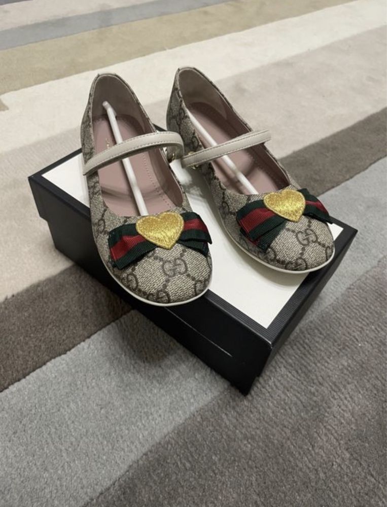 Детские туфли GUCCI