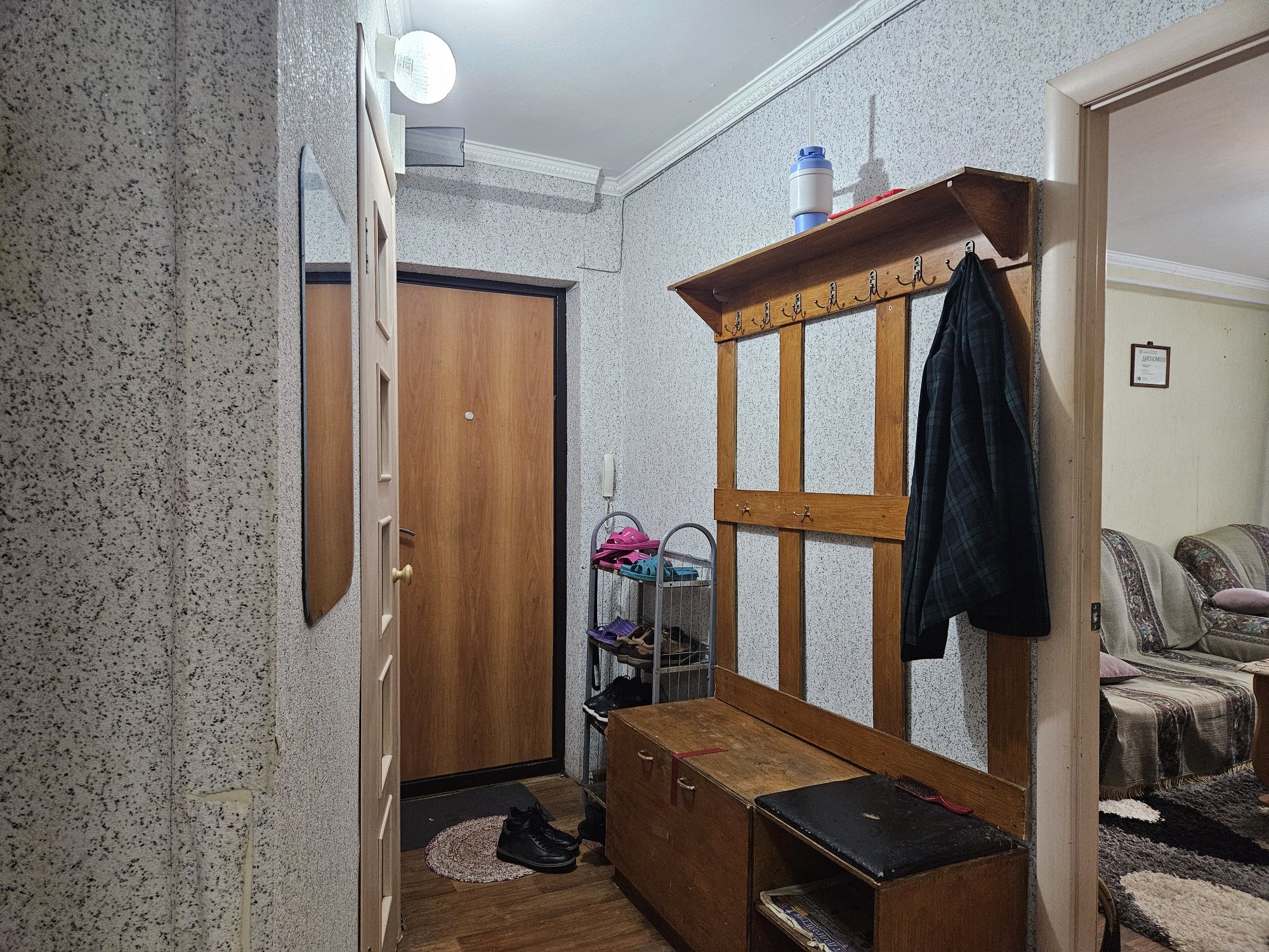 3х ком кв р-он Школьник 1й этаж