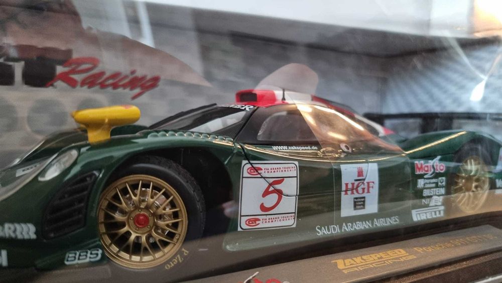 Vand machete 1:18 Maisto