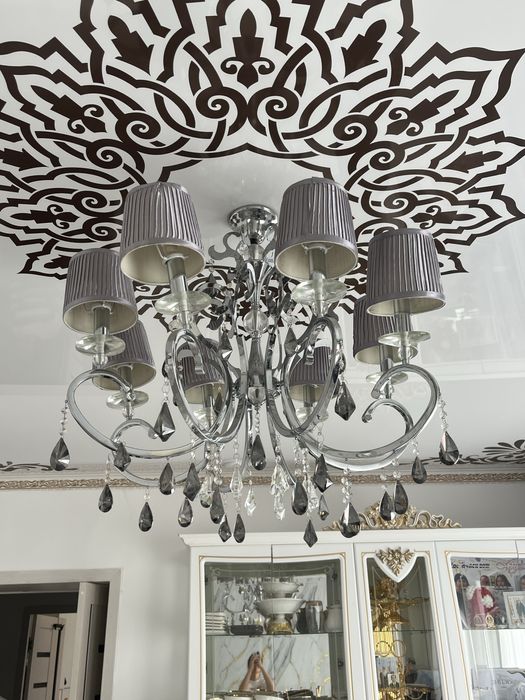 Люстра для зал