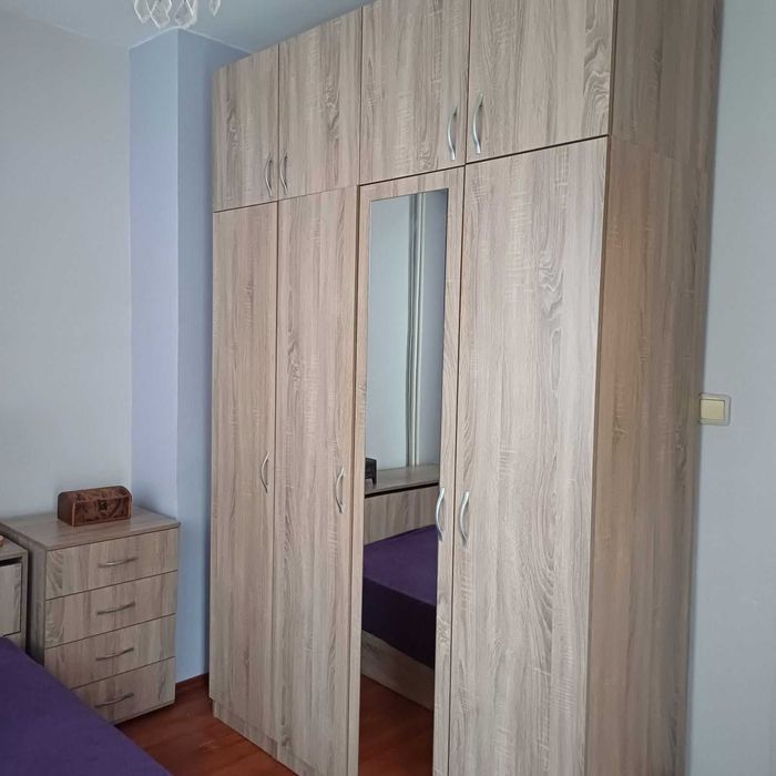 Спалня с гардероб