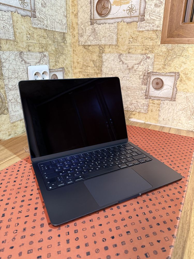 MacBook Air M2 (2022) — Midnight Blue