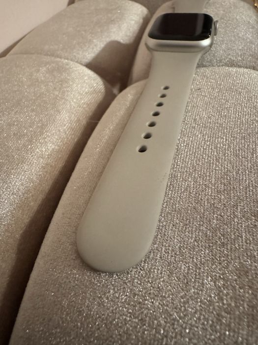 Нов Apple Watch 8 Starlight Cellular