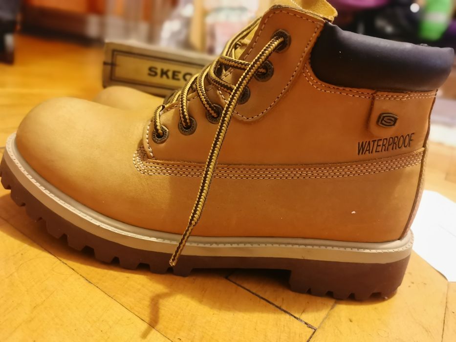 Ghete waterproof Skechers full piele, ca noi