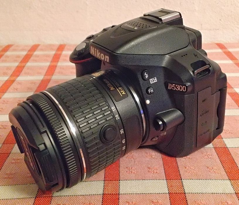 Продам фотоаппарат nikon d5300.