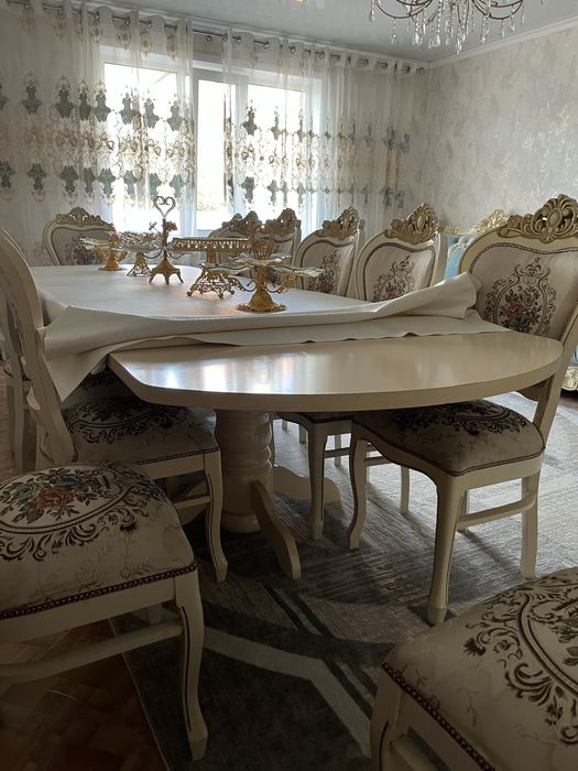 Продам стол и стулья